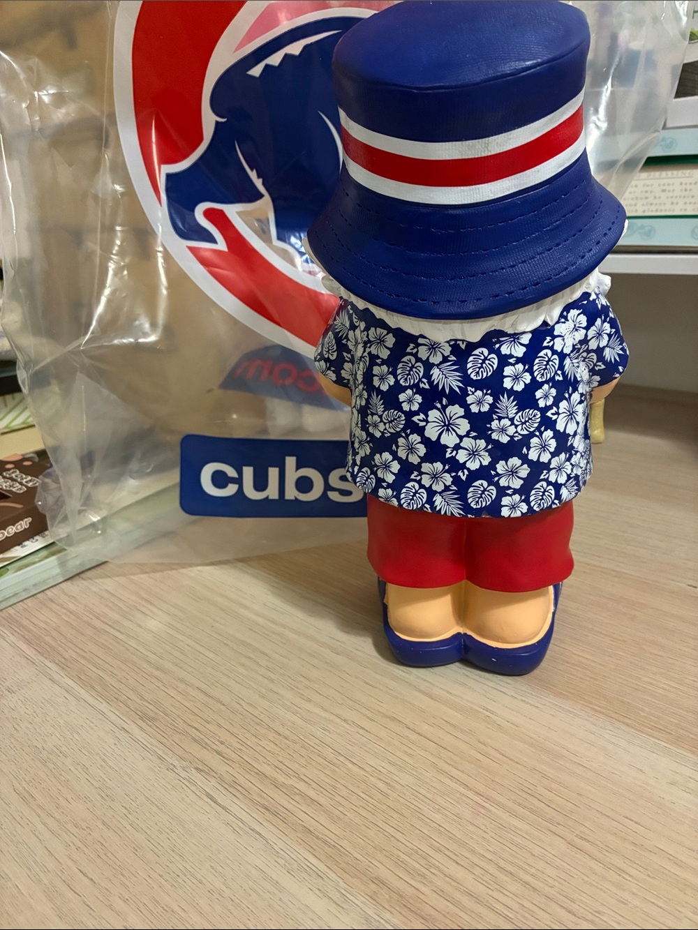 Chicago Cubs Bucket Hat Gnome Figurine - Picture 3 of 7